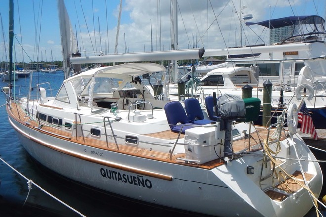 SAILING in MIAMI on Biscayne Bay