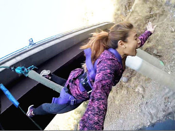 Erbjudande (tillgänglighetskalender): Bungee Jumping from a Bridge in Northern California